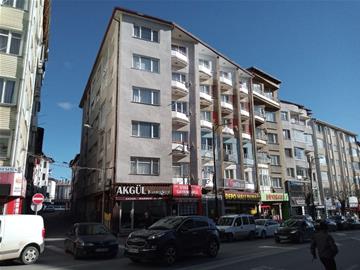 HİKMET İŞİK CAD ÜZERİNDE SATILIK 2+1 DAİRE..